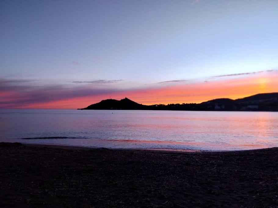 Village Cap Esterel, Piscine, Plage Saint-Raphaël 外观 照片