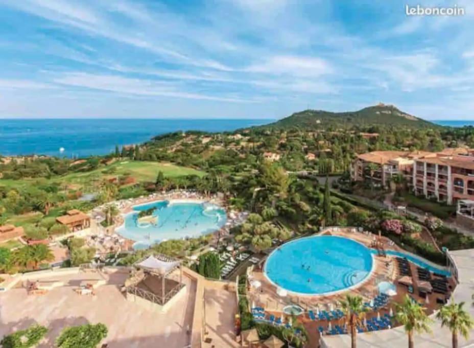Village Cap Esterel, Piscine, Plage Saint-Raphaël 外观 照片