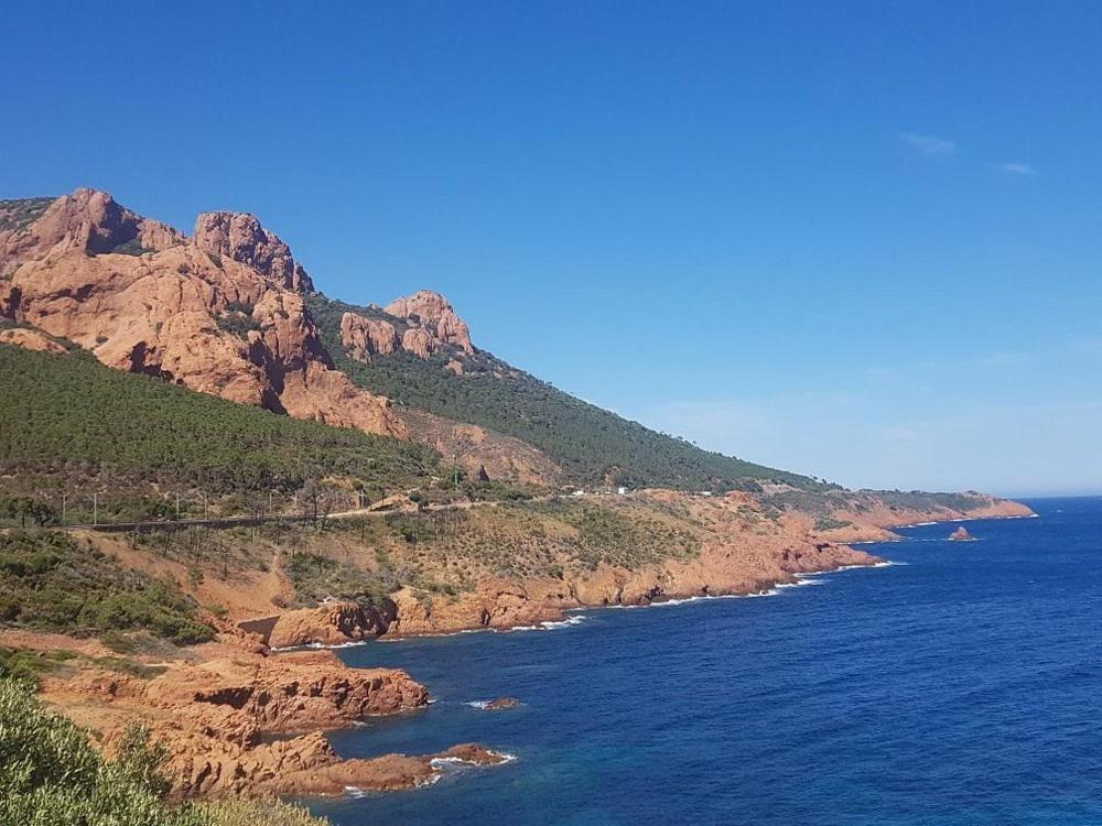 Village Cap Esterel, Piscine, Plage Saint-Raphaël 外观 照片