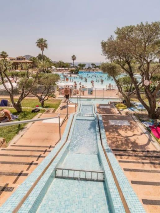 Village Cap Esterel, Piscine, Plage Saint-Raphaël 外观 照片