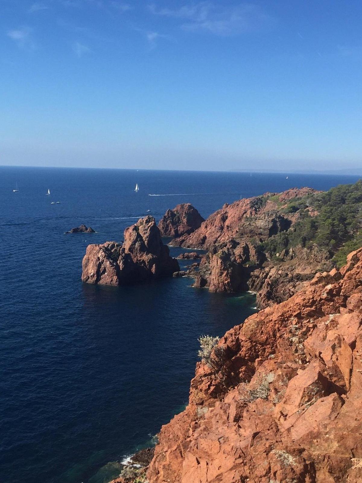 Village Cap Esterel, Piscine, Plage Saint-Raphaël 外观 照片