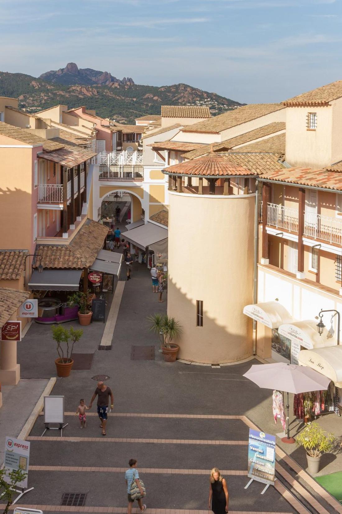 Village Cap Esterel, Piscine, Plage Saint-Raphaël 外观 照片