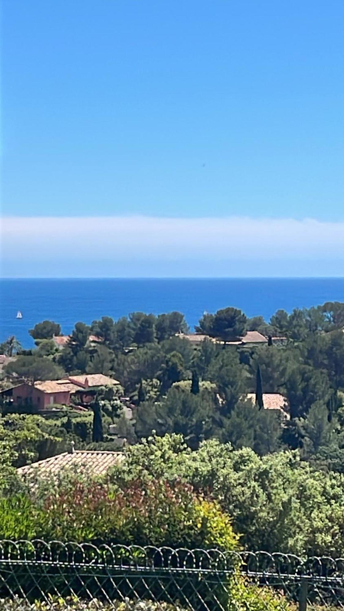 Village Cap Esterel, Piscine, Plage Saint-Raphaël 外观 照片