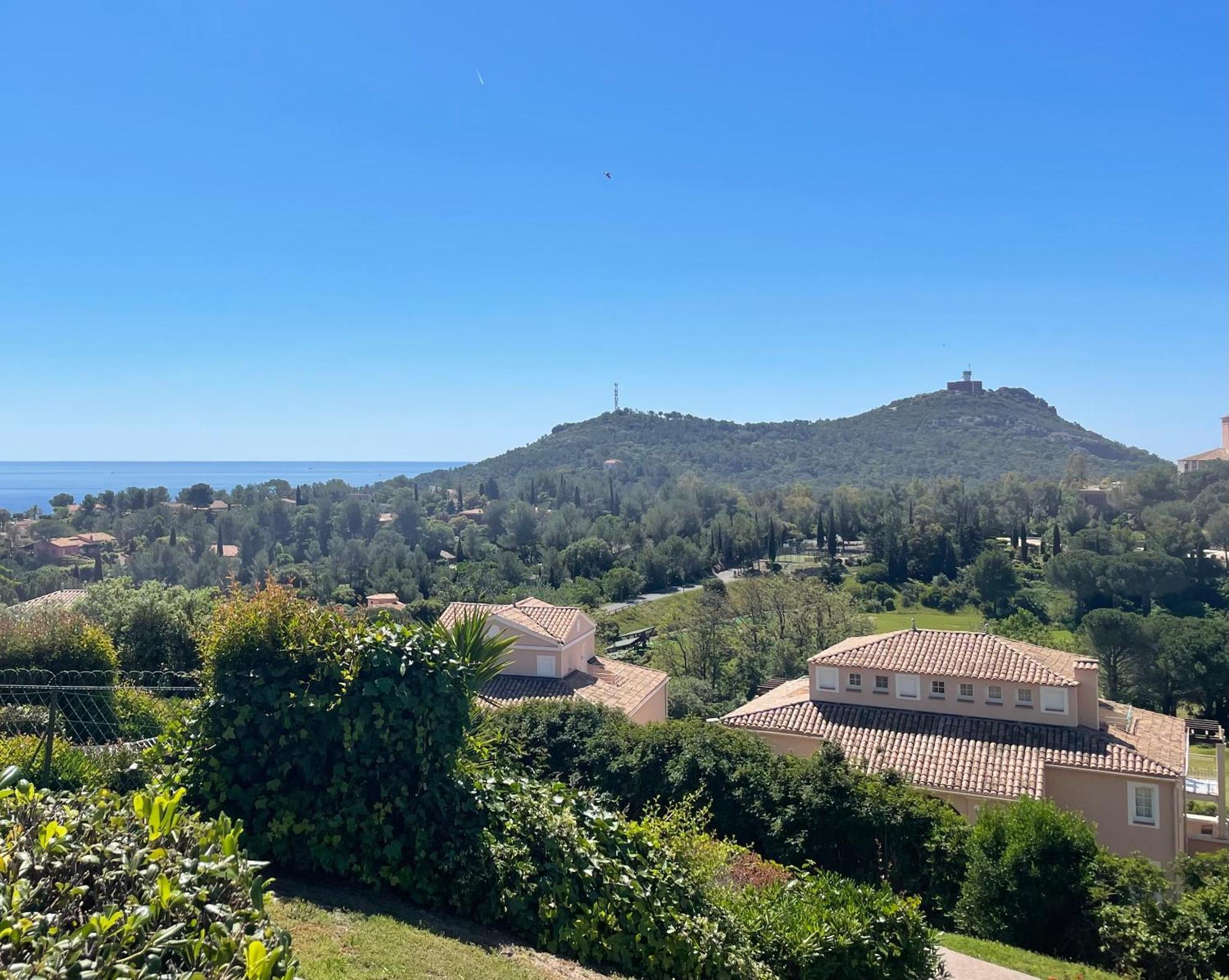 Village Cap Esterel, Piscine, Plage Saint-Raphaël 外观 照片