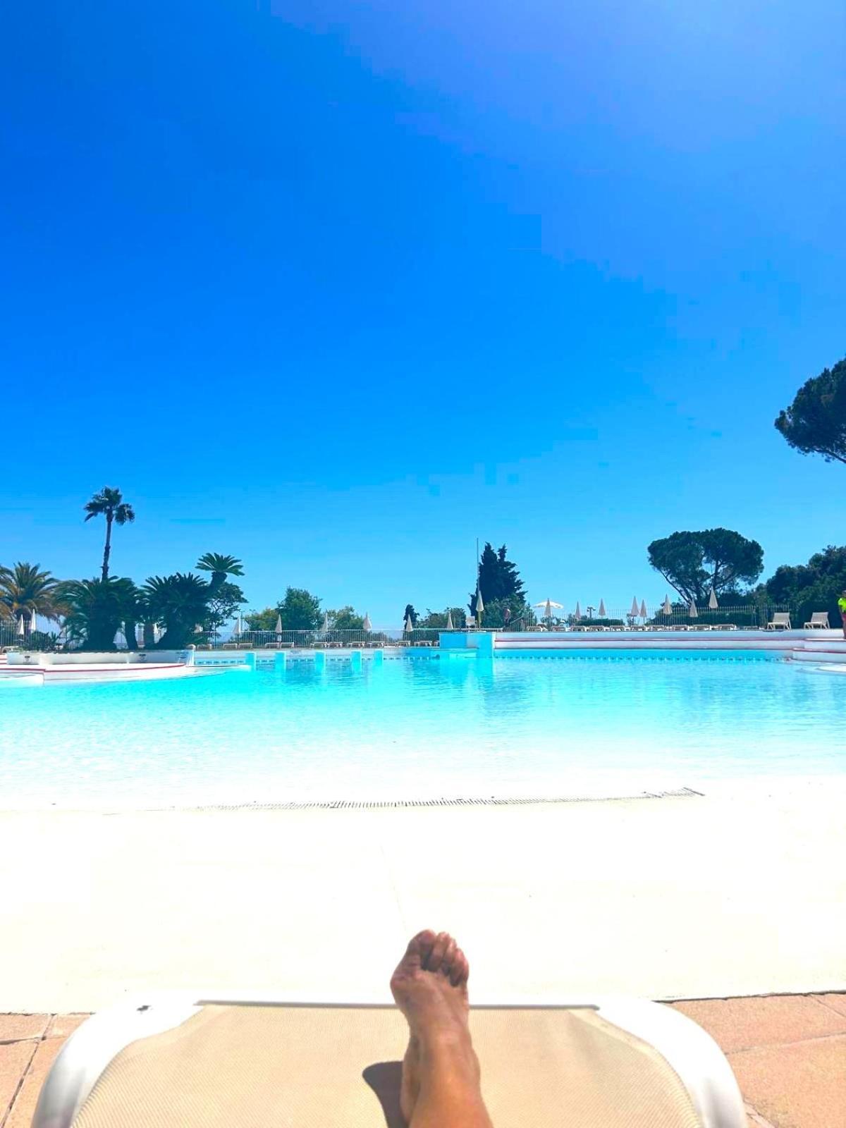 Village Cap Esterel, Piscine, Plage Saint-Raphaël 外观 照片