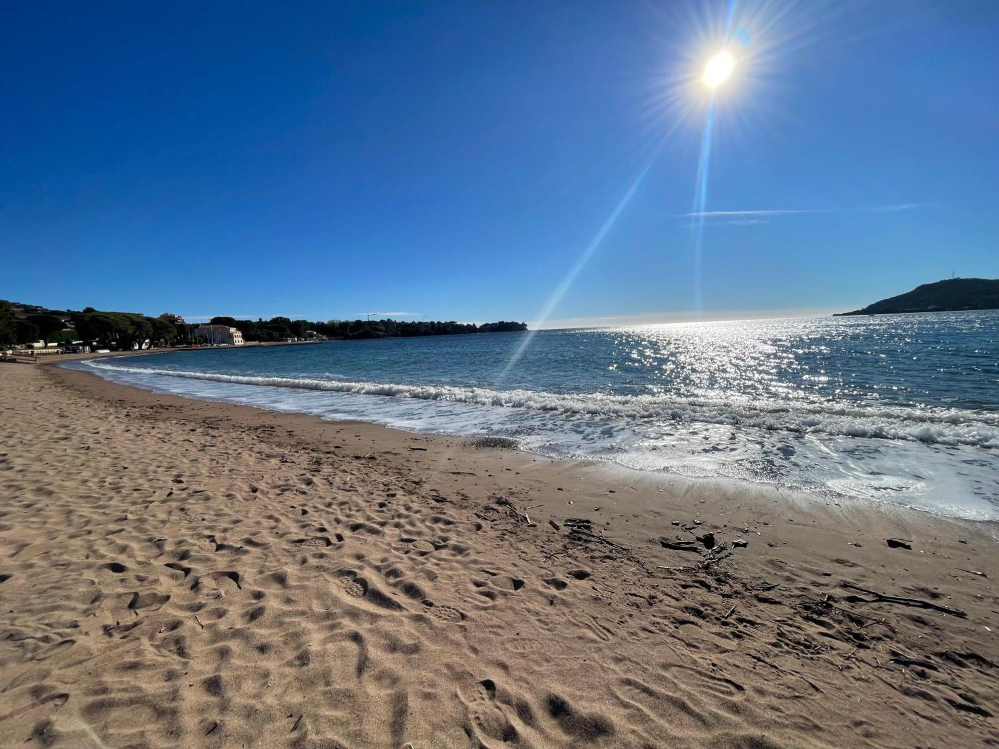 Village Cap Esterel, Piscine, Plage Saint-Raphaël 外观 照片