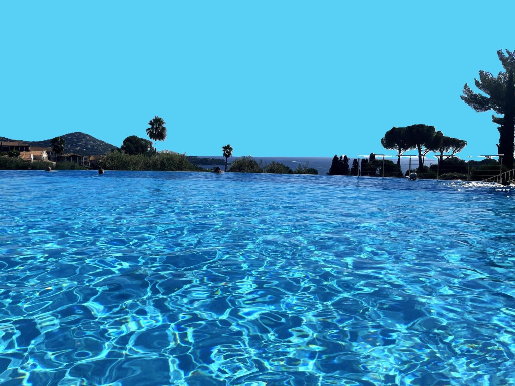 Village Cap Esterel, Piscine, Plage Saint-Raphaël 外观 照片